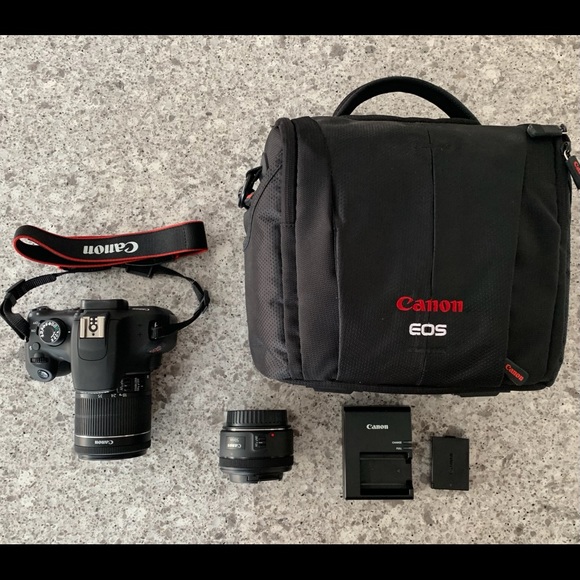 LIKE NEW - DSLR Canon EOS Rebel T5 camera bundle - Picture 1 of 6